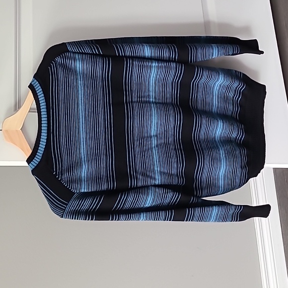 Mens Lacoste sweater Size 4 - Picture 4 of 4